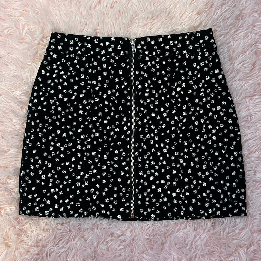 Forever 21 Daisy Zipper Mini Skirt